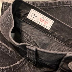 Gap black jeans - barrel jean, high rise. 28/6 long